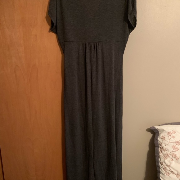 Floor length dress. - Picture 3 of 3